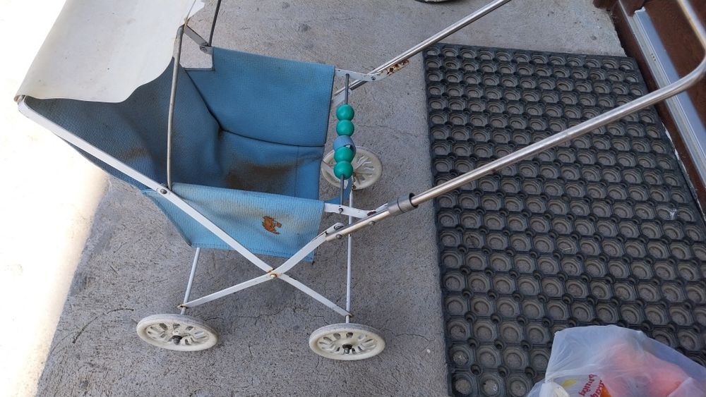 Retro carucior- jucaria veche pentru colectioner