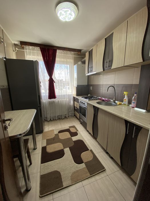Închiriez apartament