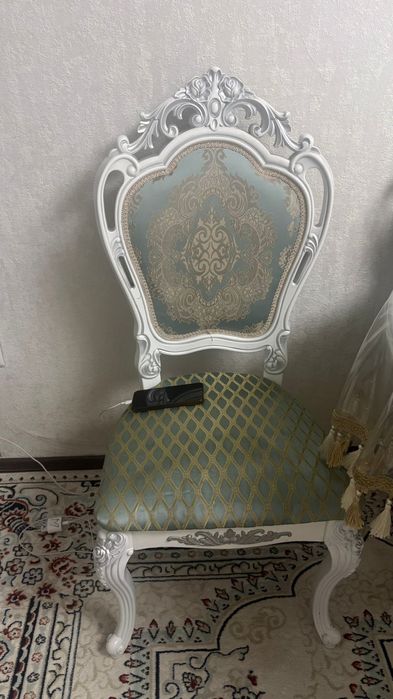 Продаётся стол + стуля