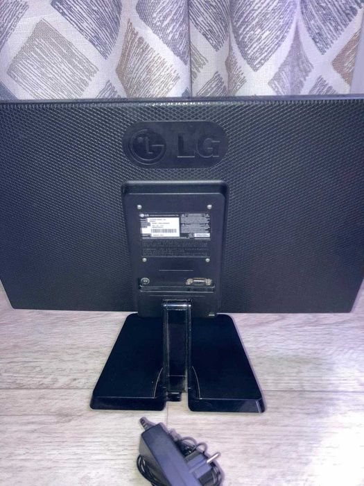 Монитор компьютерный