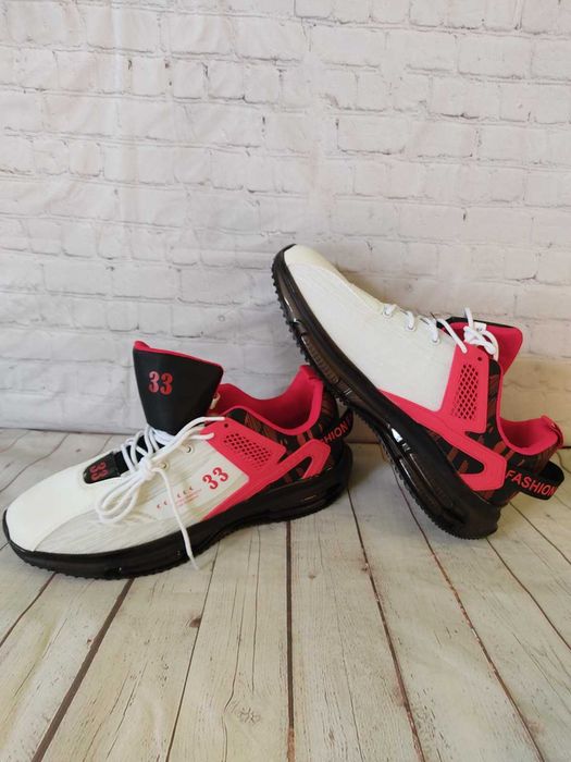 Мъжки спортни обувки - размер 47