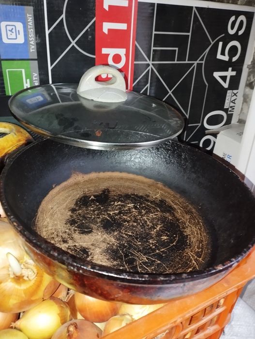 3 сковородки.б.у.