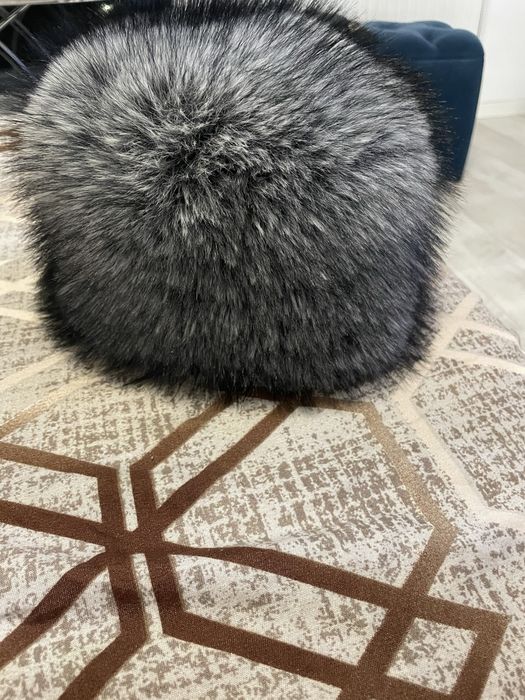 Caciula  blana artificiala - gri elegant