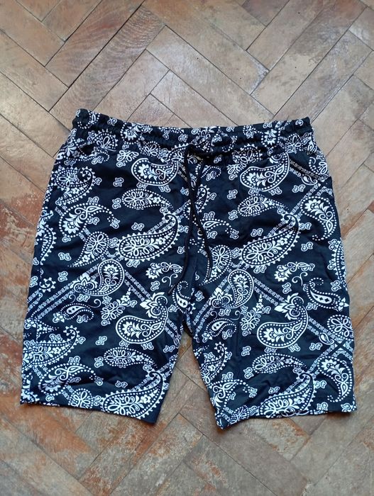 Дрешки,които просто си търсят нов притежател