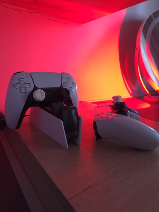 Продам PlayStation 5 с дисководом (PS5)