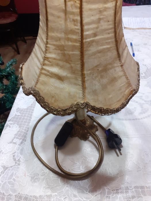 Кристална  лампа в стил  барокНастолна лампа ,барок бронз и кожа