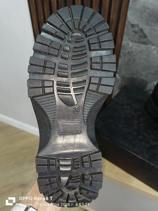 Продам женские зимние сапоги.