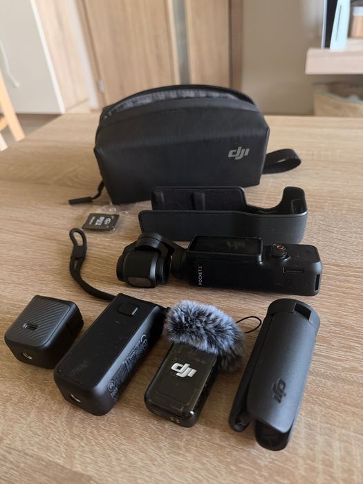 Спортна видеокамера DJI Osmo Pocket 3 Creator Combo