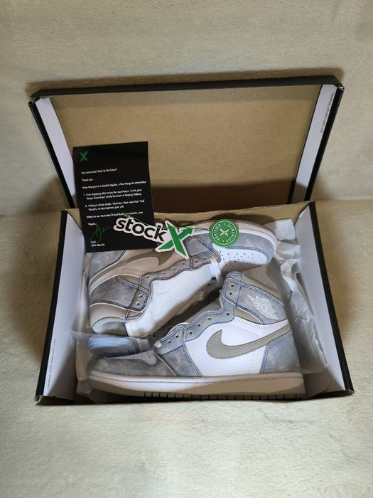 Jordan 1 Hyper Royal