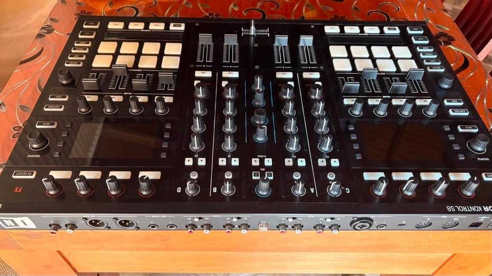Продавам TRAKTOR S8