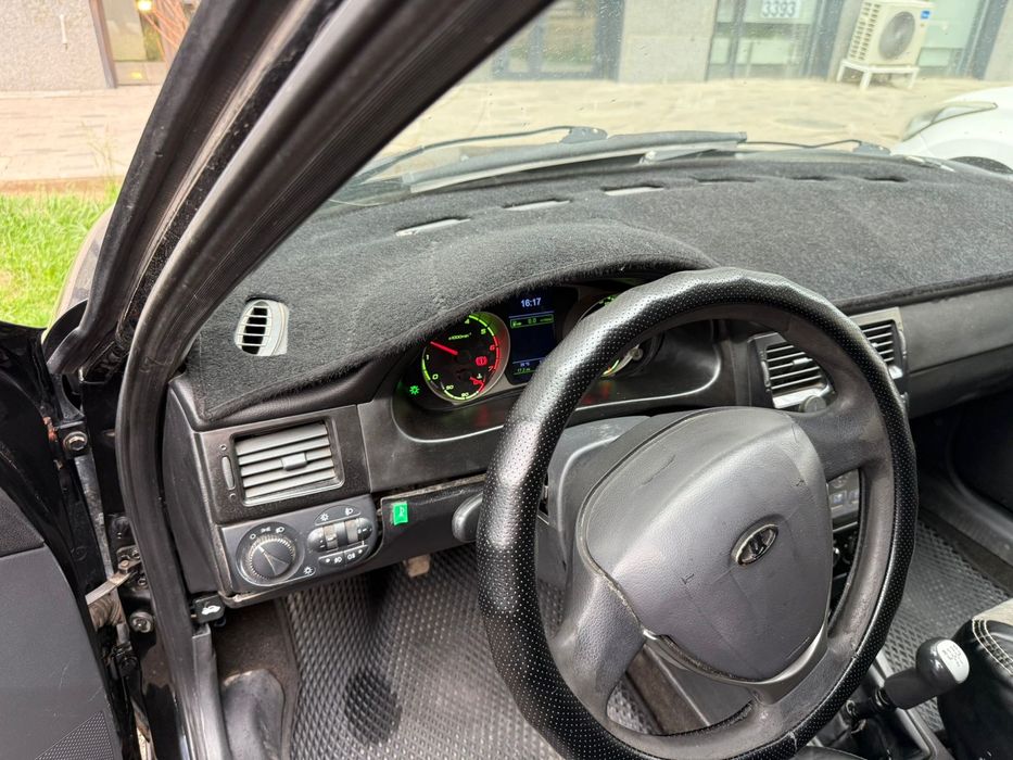 Приора хэтчбек люкс плюс