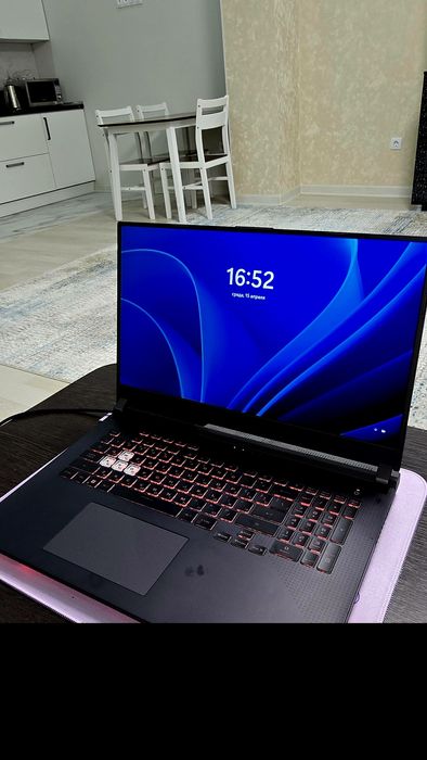 Ноутбук Asus rog strix