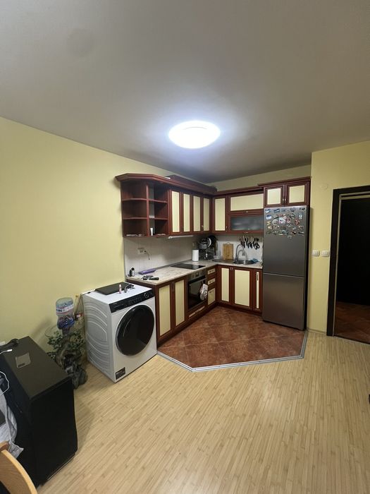 Дава се под наем Двустаен апартамент в Варна, Победа - 62 кв.м за 561 € - Снимка #1