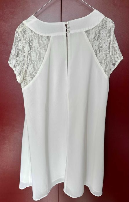 Бяла рокля от шифон.