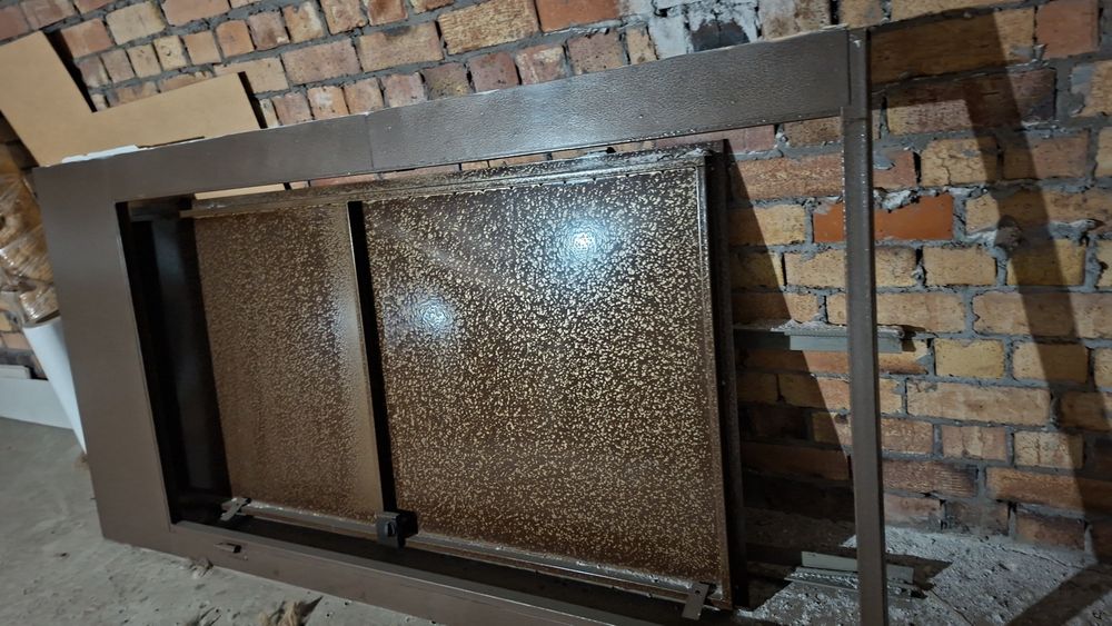 Продам железную дверь