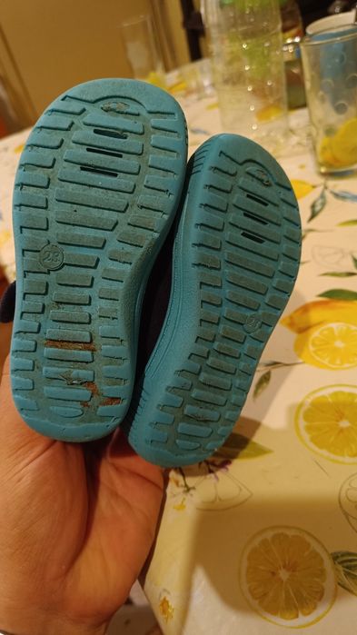 Боси обувки различни марки и номера