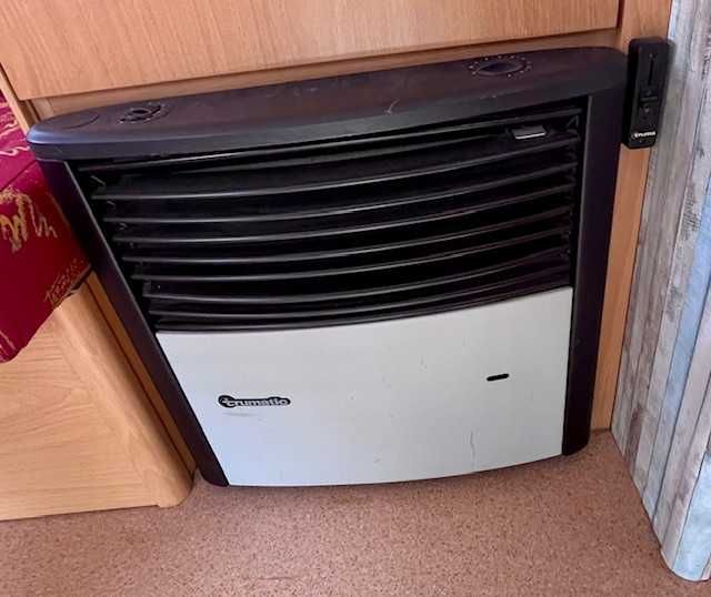 Rulota Chateau 450 , mover, cort