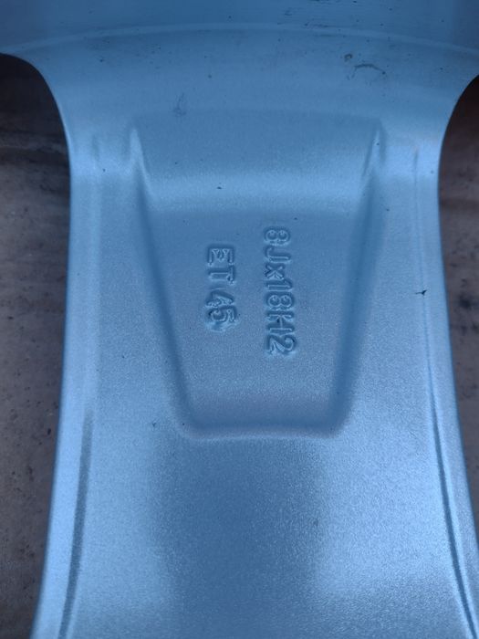 Почти нови Rial 18-5x114.3 ET45 8j Hyundai Santa Fe