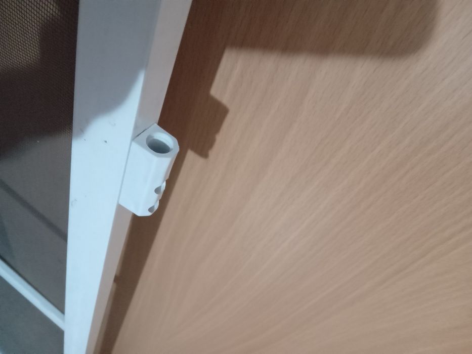 Продам москитную сетку на дверь