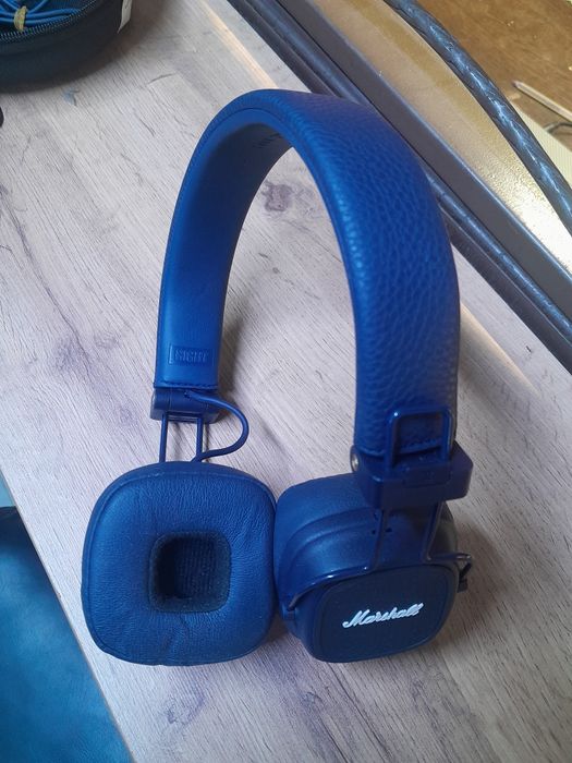 Беспроводные наушники Marshall Major V в отличном состоянии!