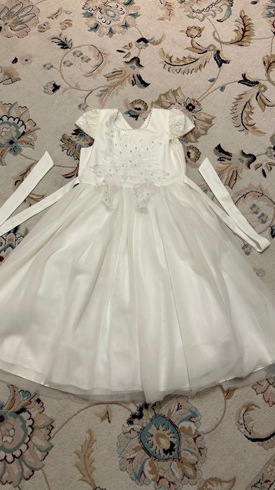 Белое нарядное платье для девочки 9-11 лет