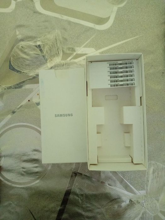 Samsung galaxy a 01 sotiladi