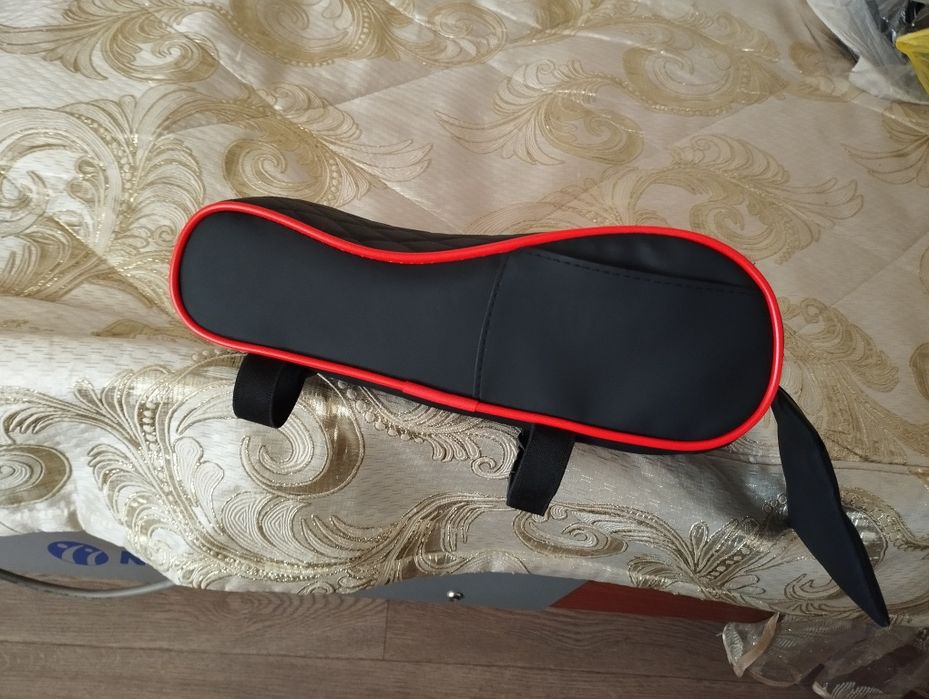 Подлокотник на авто