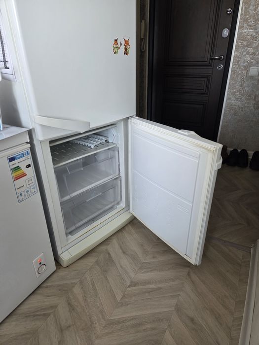 Холодильник  INDESIT