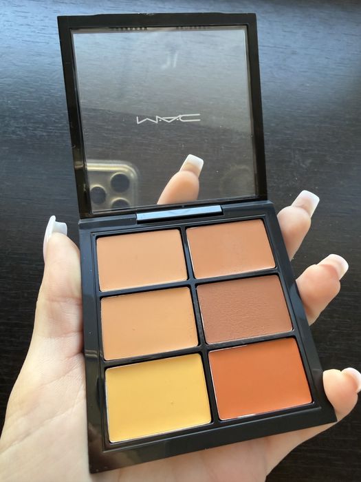 MAC Cosmetics Studio Fix Conceal And Correct Palette - Medium Deep