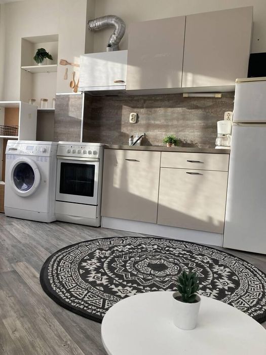 Дава се под наем Тристаен апартамент в Бургас, Сарафово - 100 кв.м за 618.12 € - Снимка #1