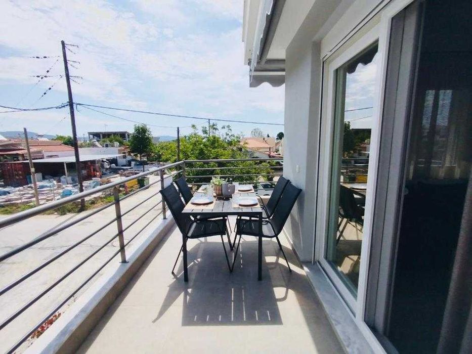 Апартамент под наем на 1-ви етаж в Паралия Офринио