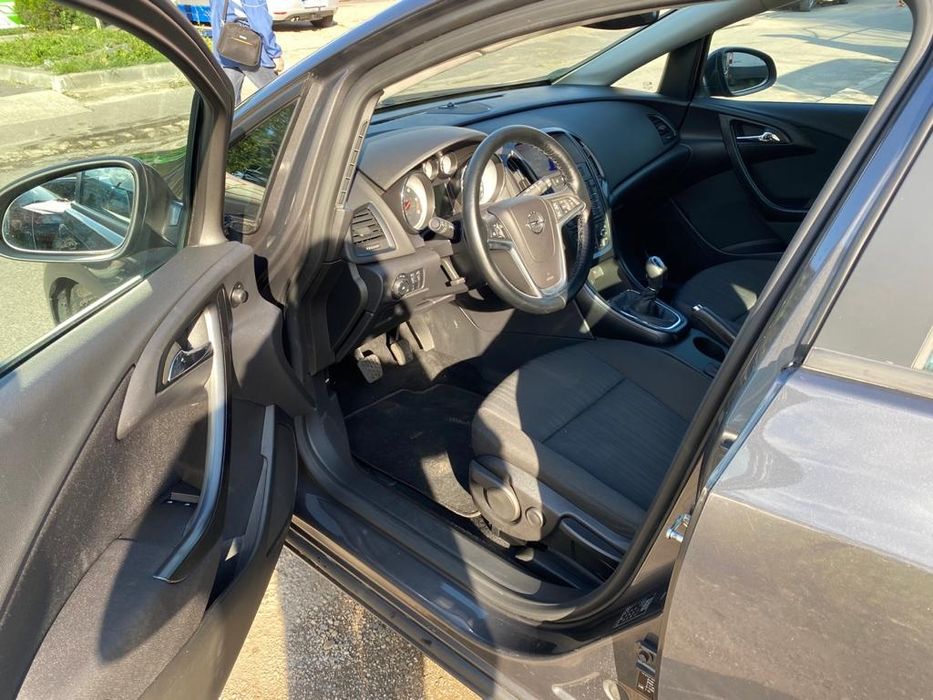 Opel Astra J sport tourer