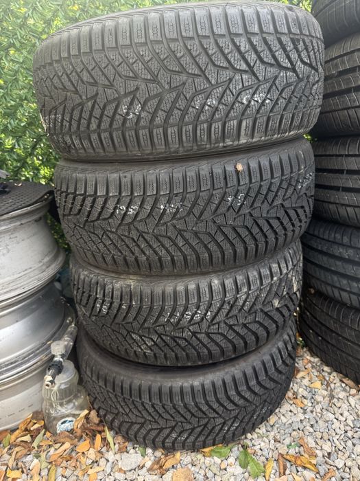 215/45/R17 Отлични зимни гуми Yokohama W drive V905