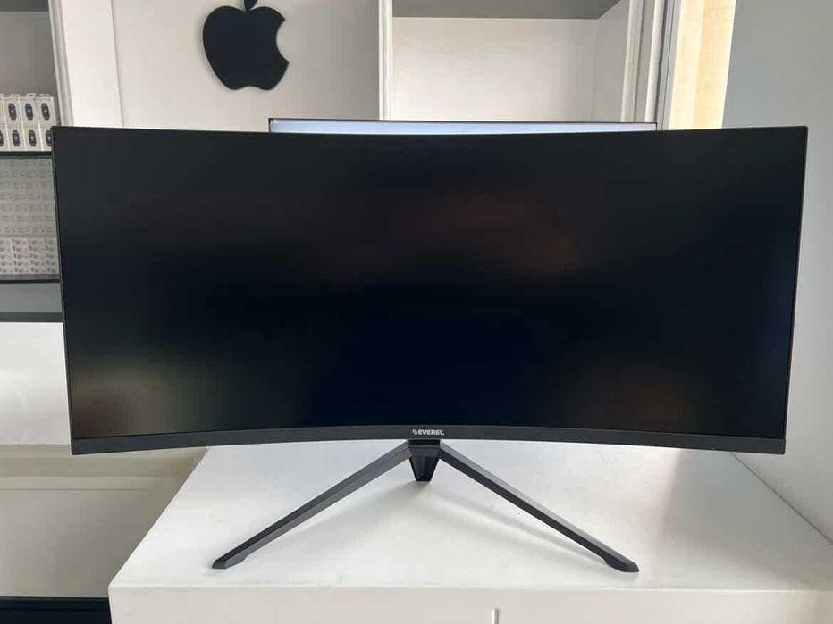 Everel 34" Curved
