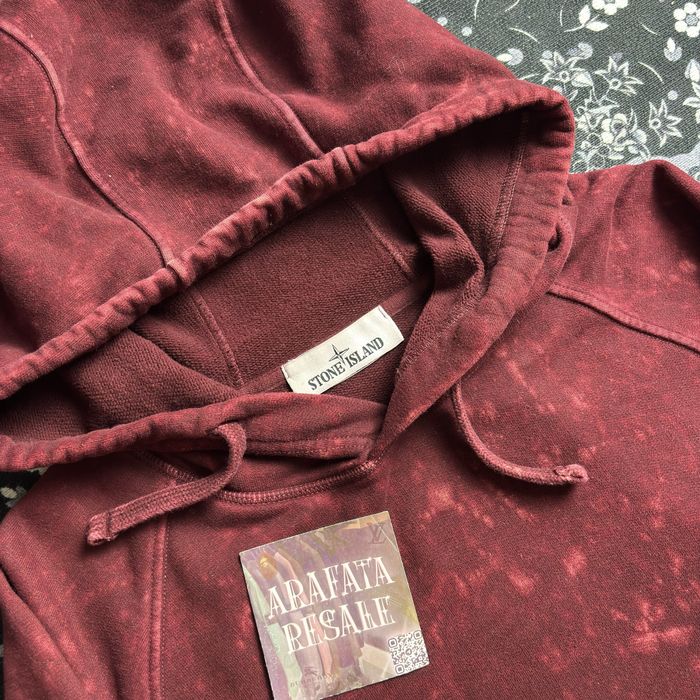 Stone island off dye