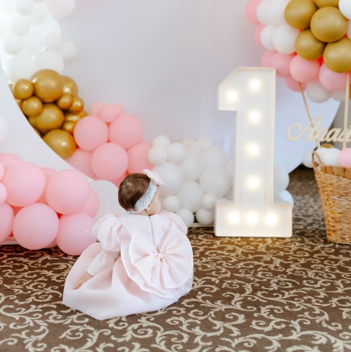 Vand rochita eleganta pentru 1 anisor