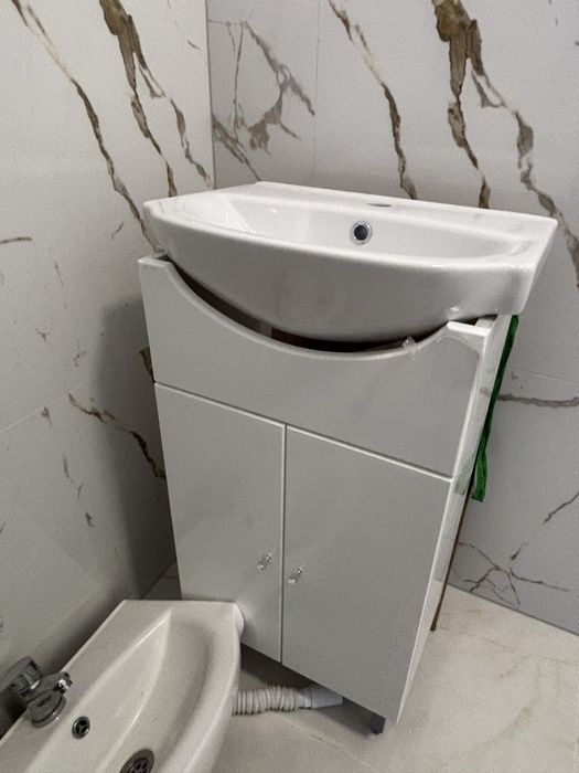 Vand chiuveta cu dulap ai oglinda