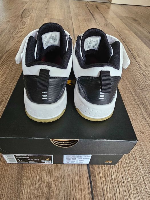 Jordan Max Aura 2, номер 32