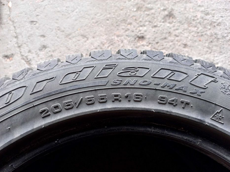 Продам резину шипованную