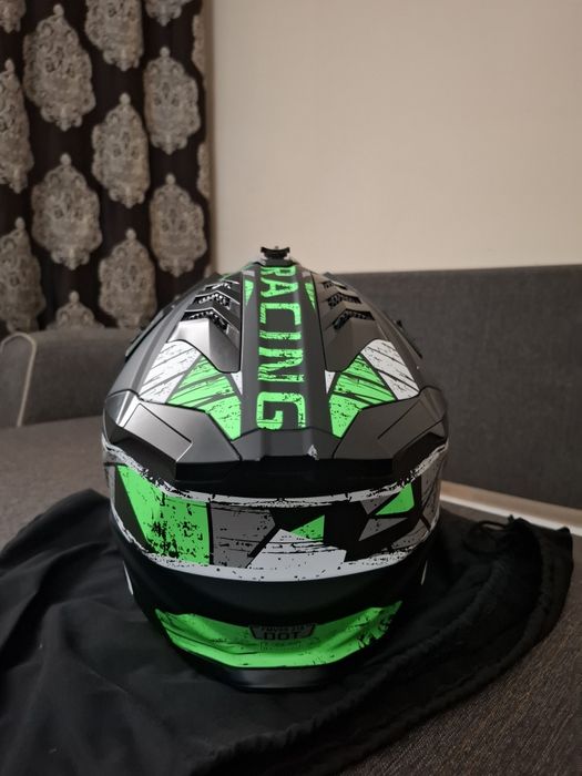 Шлем хороший новый