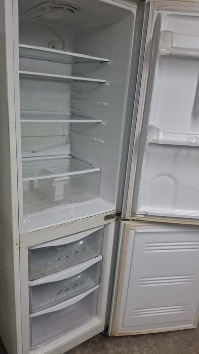 Продам холодильник