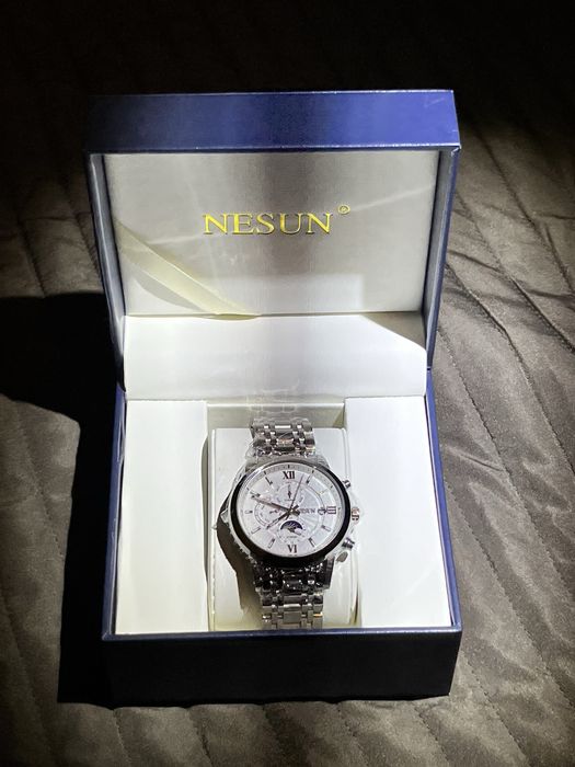 Ceas automatic resiztent la apă