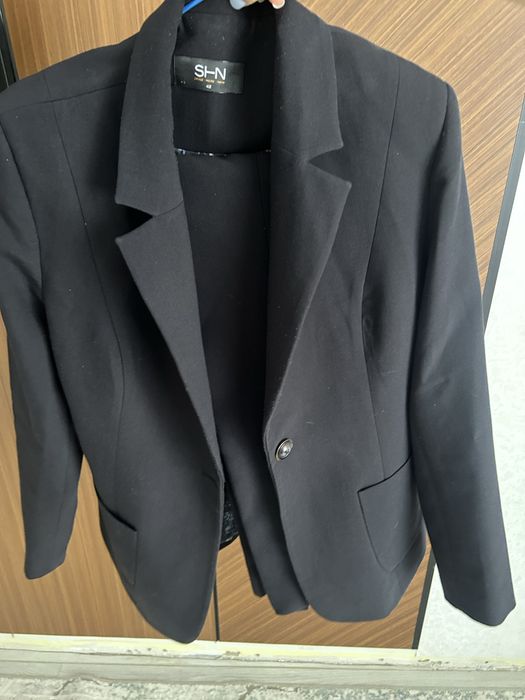 Продается кастюм с брюками