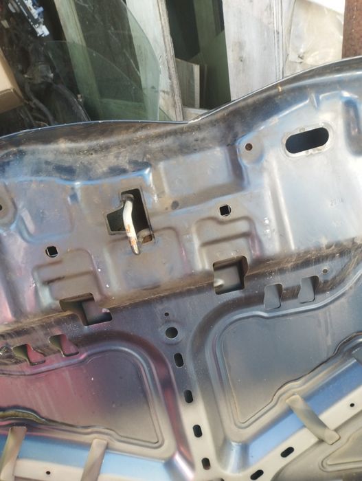 Capota Dacia Duster 2 lovită