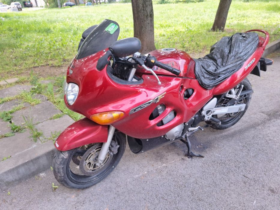Suzuki Gsxf  750