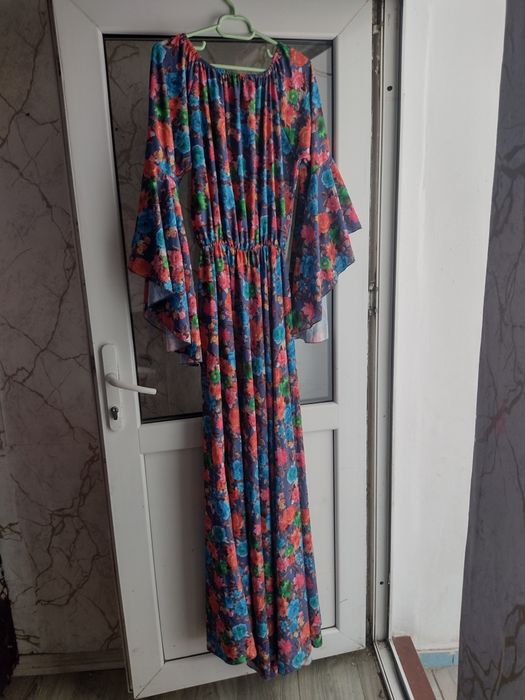 Rochița înflorată primăvară
