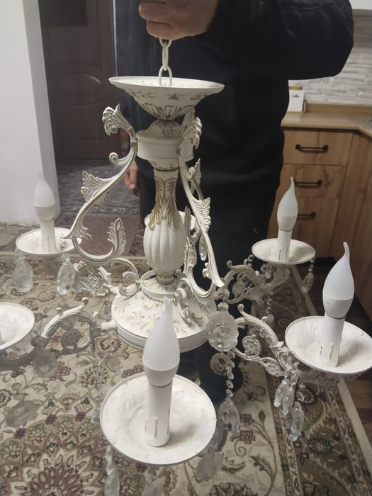 Продам люстра хороший состояние