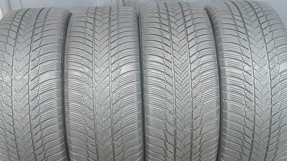 235/50/19 Bridgestone