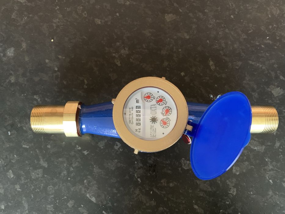 Suv uchochik har xil razmerda