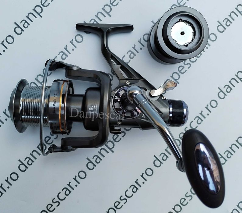 Mulineta EASTSHARK KM60 tambur long cast si BAITRUNNER 0,32/ 450M